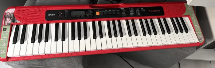 Teclado Casio Casiotone CT-S200 Vermelho + Capa, Fonte e Acessórios