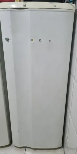 Geladeira Electrolux RE26 Super