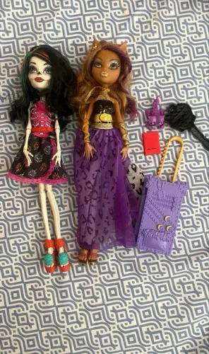 Lote 2 Bonecas Monster High G1 - Clawdeen 13 Desejos + Skelita Calaveras