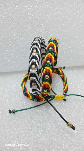 Pulseira de macrame