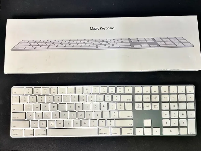 Teclado Apple Magic Keyboard A1843