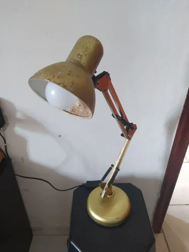 Abajur Luminária Pixar de mesa