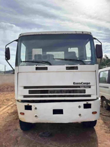 SÃO PEDRO DOS FERROS/MG - Caminhão Iveco/Ectector 170E22 N1, 2006/2006, DIESEL | Cód do le