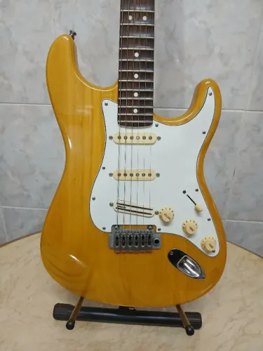 GUITARRA FENDER AMERICAN STANDARD 2000 ASH CUSTOMIZADA