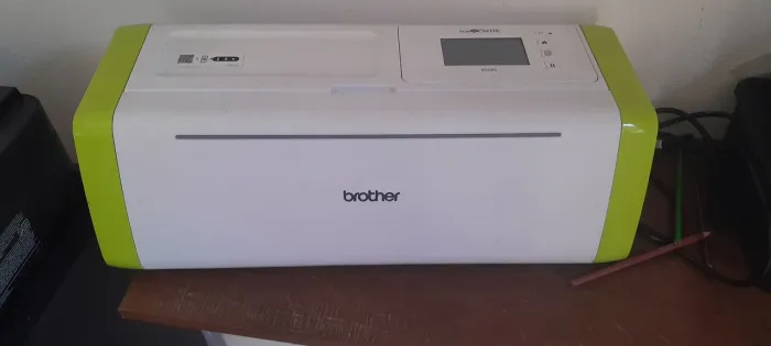 Maquina de corte sdx 85 brother.