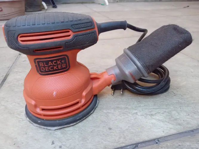Lixadeira roto orbital black decker 200wts 140,00