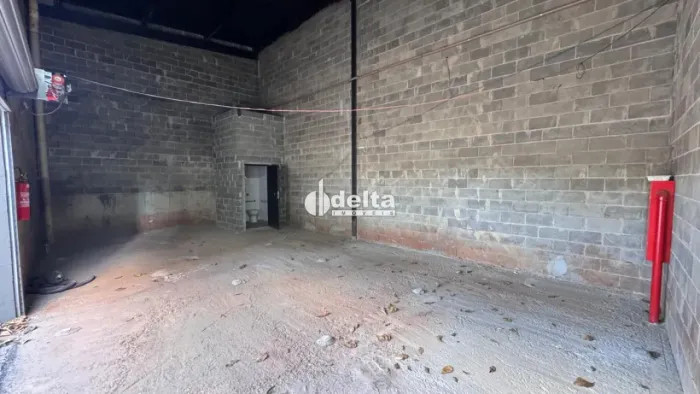 Loja disponível para locação no bairro Tubalina em Uberlândia-MG