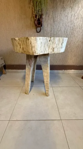 Mesa rústica de tronco 
