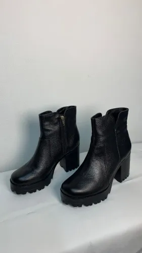 Bota couro feminina preta | 35 (C-056)