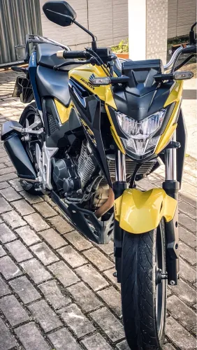 Cb 300F 2024