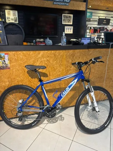 Bicicleta MTB Caloi Elite 2.4 Aro 26 Tam M Freio Disco Hidráulico Shimano 24v Seminova