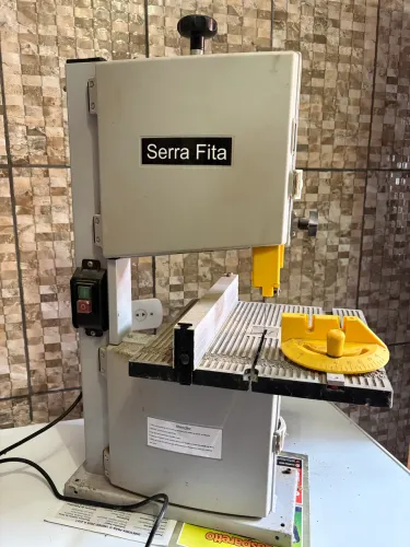 Serra fita