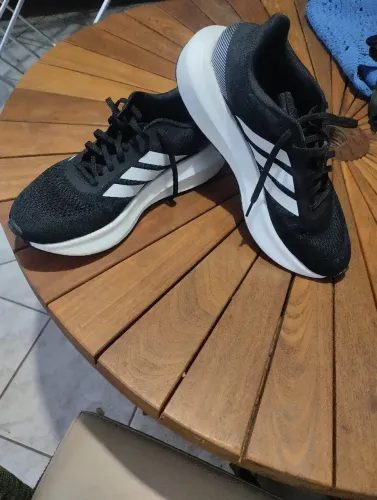 Tênis Adidas 42