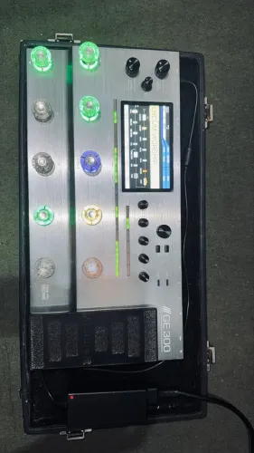 Pedaleira guitarra Mooer Ge300