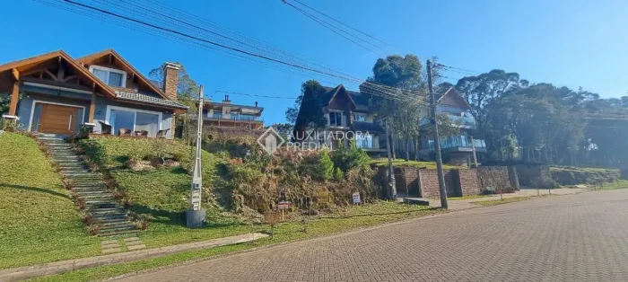 Terreno em Gramado com projeto aprovado vista lago