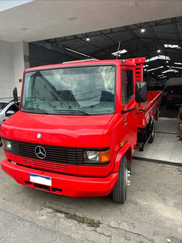 Mb 710 - Ano 2010 Mercedinha