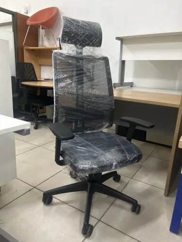 Cadeira giratória ergonômica 