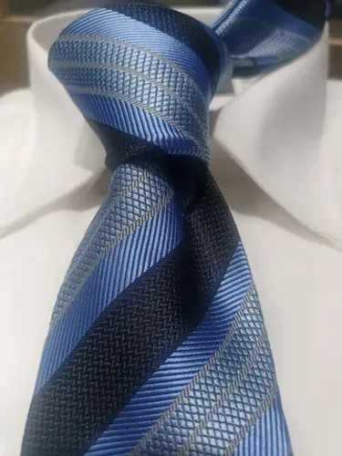 Gravata semi slim microfibra jacquard listrada promoção de lançamento 