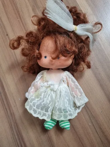 Boneca moranguinho anos 80