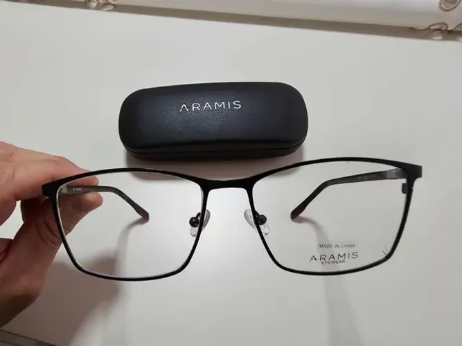 Armação Aramis. Semi nova