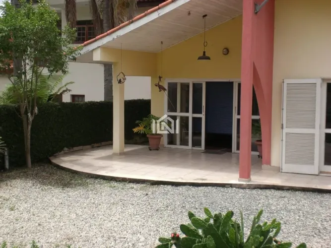 Casa à venda no condomínio São Paulo II