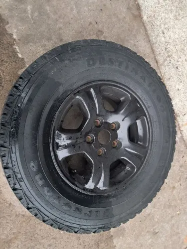 Roda aro 15 Gm Blazer Dlx preta com Pneu 235 75 15 firestone 5x120 jogo