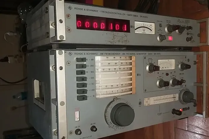 Gerador Radiofrequência Rohde e SCHWARZ AM, FM, 470 MHz , raro!