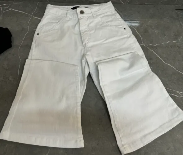 Calça jeans branca flare My Place