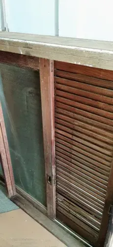 Janela de Correr com 1 Folha de Vidro Decorado e 1 Veneziana   1,5 X 1,0 M