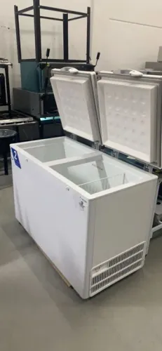 Freezer horizontal 2 tampas novo com 2 anos de garantia 