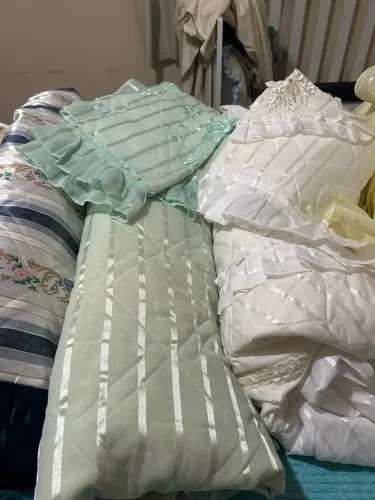 04 ( quatro) Colchas de cama 