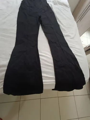 Macacão Flare Preto. Tam M com elastano