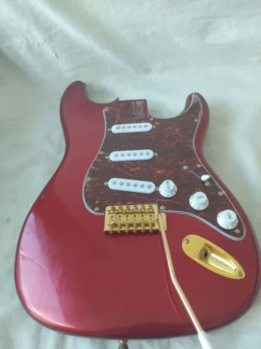 Corpo de Guitarra Stratocaster Vermelho metalico