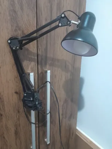 Luminária articulável tipo pixar