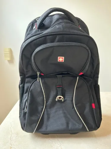 Mochila Swissport Rodinhas