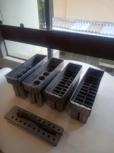 4 Formas para Picolés e Extrator Alinhador em Oferta -  850,00 para Sair Rápido