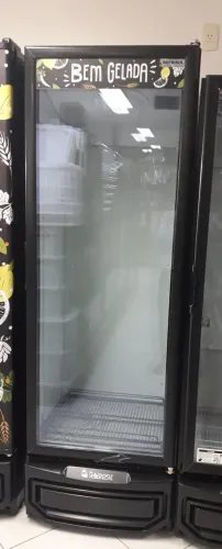 Cervejeira Vertical porta vidro 500 litros - Gelopar - Sadi