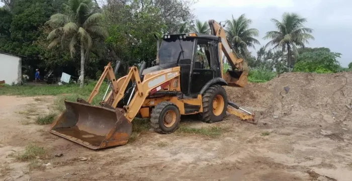 VENDO RETROESCAVADEIRA CASE 2012 4X4