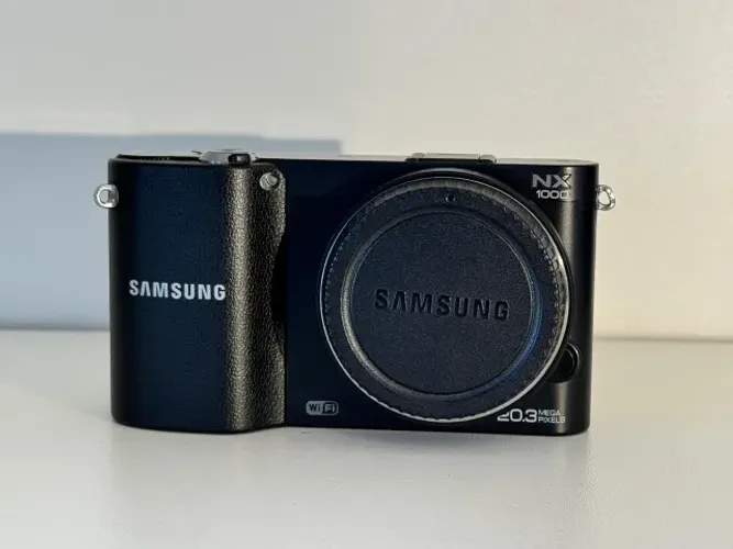 Samsumg NX1000 + lente 30-50mm completa e novinha