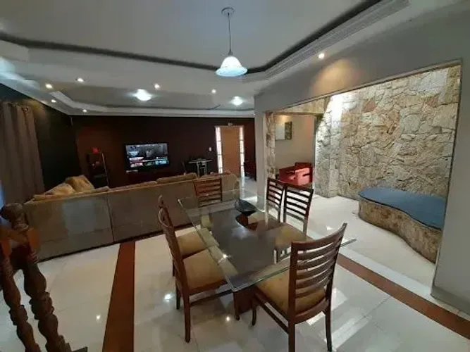 Sobrado Alto Padrão com 3 dormitórios, 6 vagas de garagem,262 m² - venda por R$ 980.000 ou