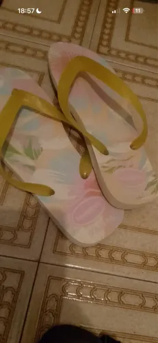 Vendo havaiana farm usada 39/40 conservada.