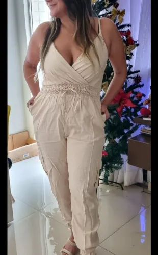 Macacão offwhite casual novo M