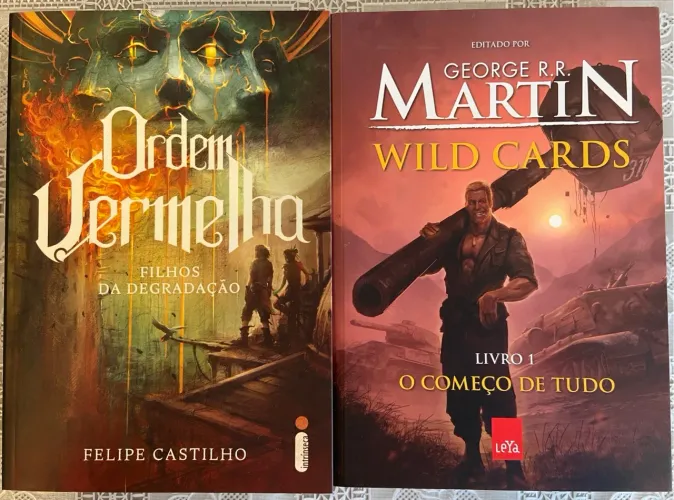 Livros Ordem Vermelha e Wild Cards