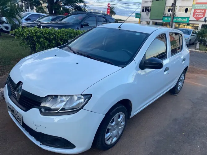 Alugo carro Sandero 1.0 para motoristas de app Uber e 99 Pop 