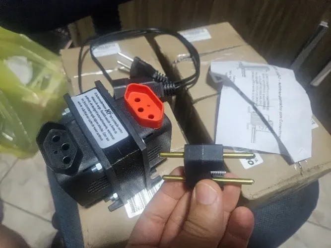 Transformador de 500 va novo na caixa sem uso Bivolt 110-220/ 220-110