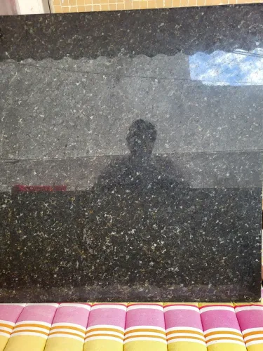 Vendo pedra Granito São Gabriel, medindo 1,0 x 0,80 já cortada e lapidada.