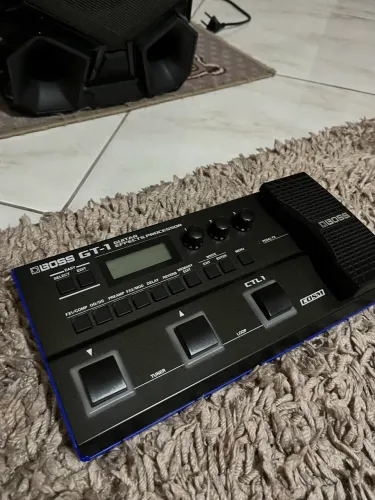 Pedaleira BOSS Gt-1 + Fonte original
