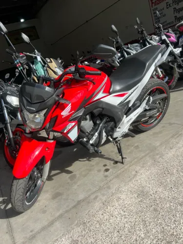 CB Twister 250 2018 impecável Vitória motors leia o anúncio