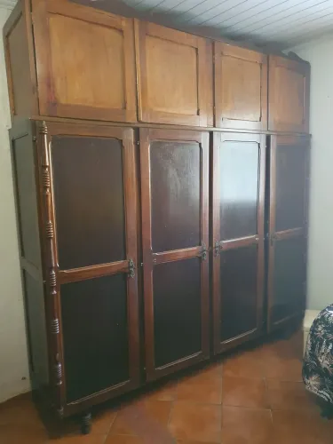 Guarda roupa madeira 4 portas