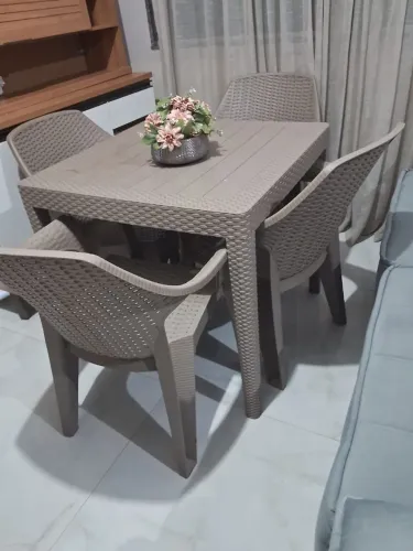 Mesa 4 cadeiras